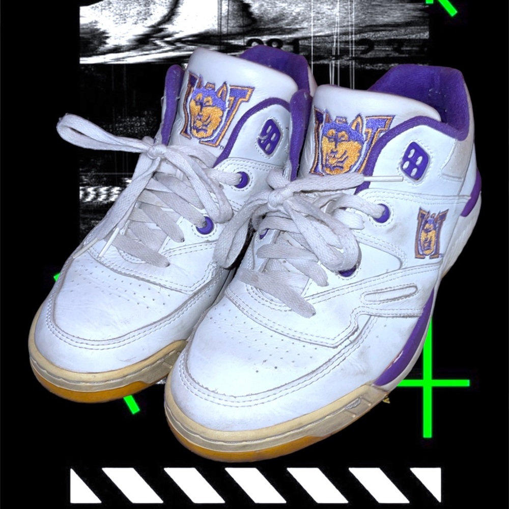 Vintage 4U UW Huskies Low Top Men’s Sneakers (White/Purple)